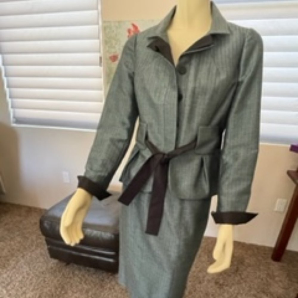 Womens suit, skirt   Carlisle